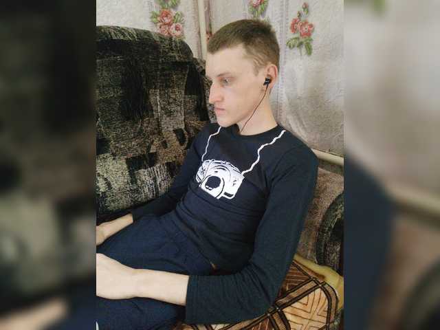 Cam Model Mishka_teddy Fit Games Gay King Of The Room Large Cock Blue Eyes