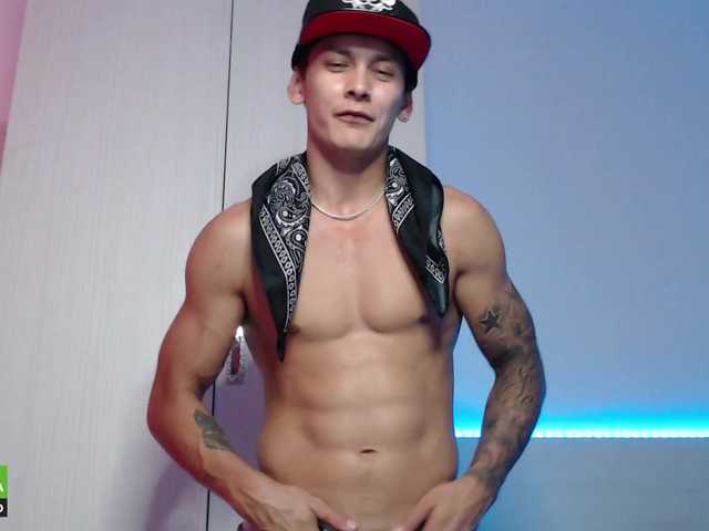 Wildcat93 Chatting English Caucasian Dancing Speaks Russian Medium Cock Webcam Model Teasing Hd Cam Green Eyes Webcam Medium Penis Usa Speaks English Stripping