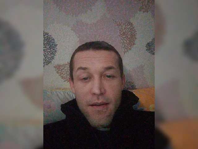 Sergiy252 Short Webcam Model Webcam Dancing Jerking Smoking Caucasian