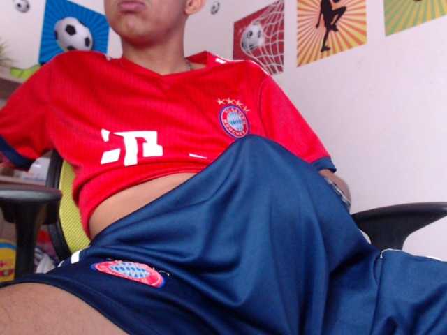 Skinny23cmxl Chatting Short Speaks German Ejaculation Trimmed Penis