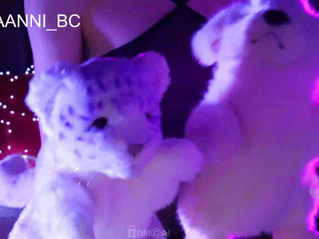 Taanni Brunette Stripping Medium Ass Medium Height Sucking