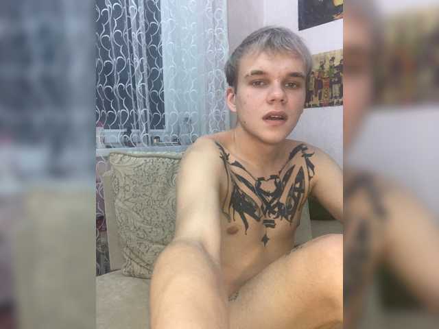 Cam Model Tattoo-boy Cumming Rubbing Cumshot Trimmed Penis Webcam Model Dreaming