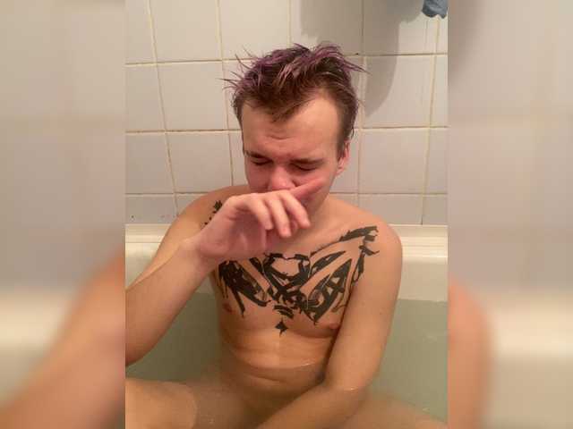 Tattoo-boy Webcam Model Trimmed Penis Large Cock Medium Height Massage