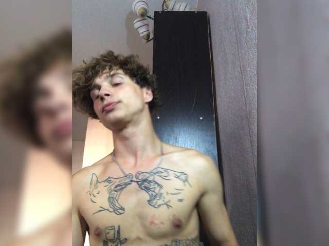 YOUNG1PEEP Caucasian Teen Hd Plus Fit Hairy Penis King Of The Room