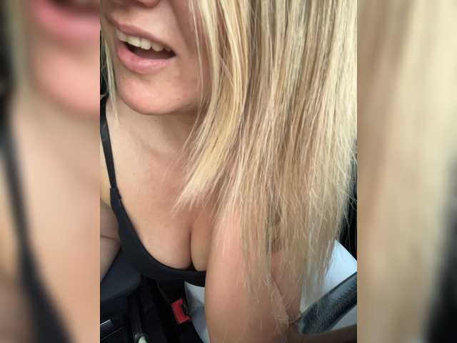 Cam Model Julia_Lasker Facial Using Vibratoy Tugging Cum On Face King Of The Room