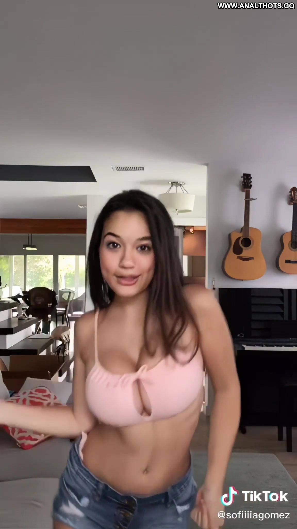 Sofia Gomez Instagram Onlyfans Porn Megaporn Influencer Manyvids White