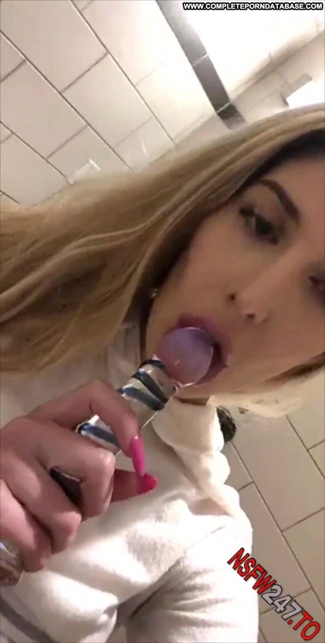 Andie Adams Bathroom Show Dildo Fuck Bathroom Fuck Dildo Hot Fuck Show