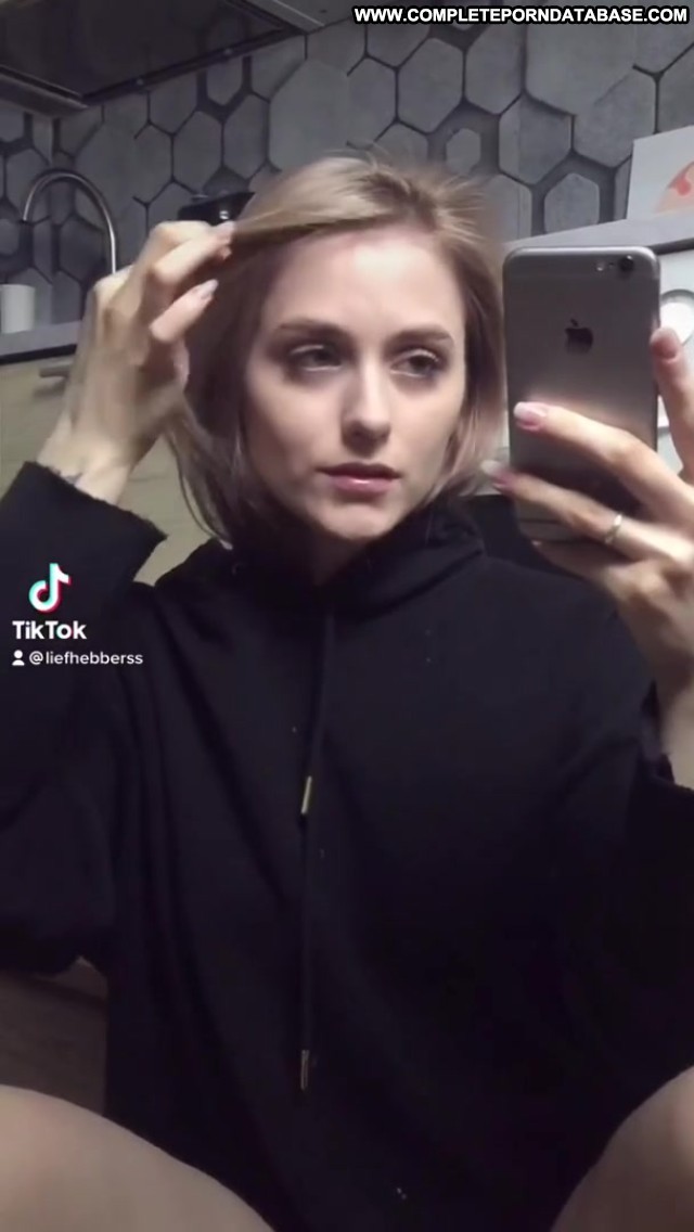 Liefhebberss Influencer Selfie Tiktok Stripping Straight Sex Mirror