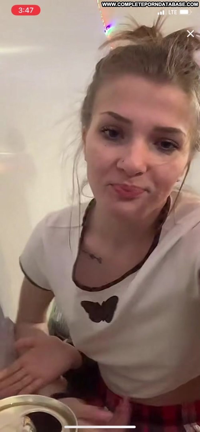 amateur girls showing titd webcam