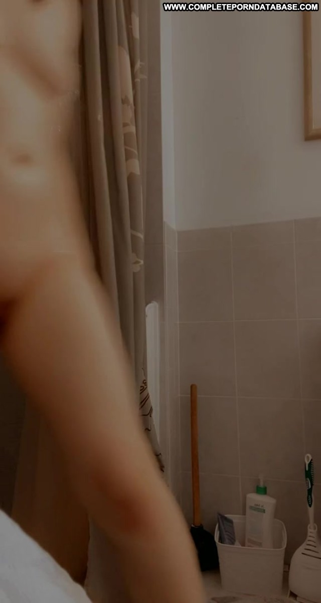 Maniacakes Tits Pussy Amateur Influencer Teen Shower Hot Straight Xxx