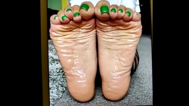 Gracia Amateur Wrinkled Soles Toes Small Tits Model Feet Models