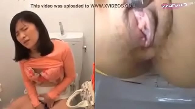 Shalonda Public Caught Hot Toilet Masturbating In Toilet