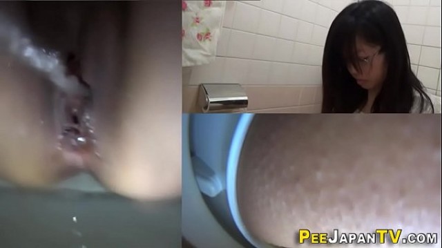 Tonya Spied Amateur Voyeur Porn Xxx Urinate Pissing Real Sex