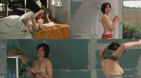 Martina Gedeck Summer Bathroom Shirt Hat Topless Bed Famous - Nude Scene.