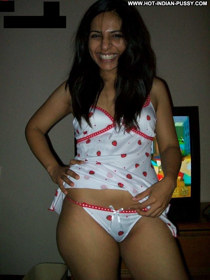 latino-in-her-panty-sexy-nude-gurl