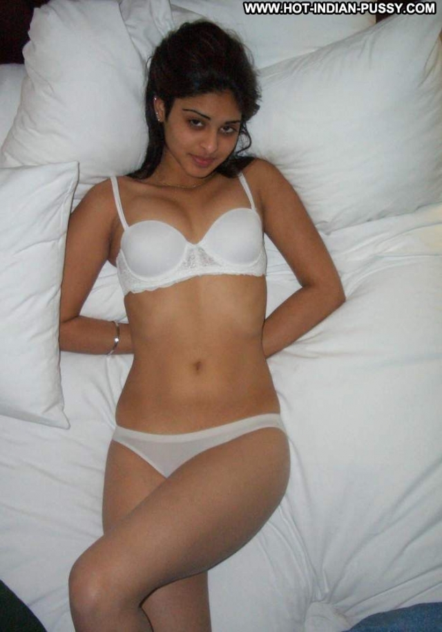 showing legs | Hot Indian Pussy