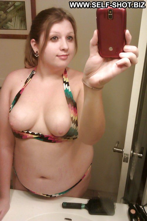 Amateur Chubby Girlfriend Nude