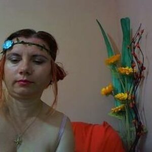 Phoenixbird34 Pussy Green Eyes Bed Mature Tits Medium Tits Shaved Pussy