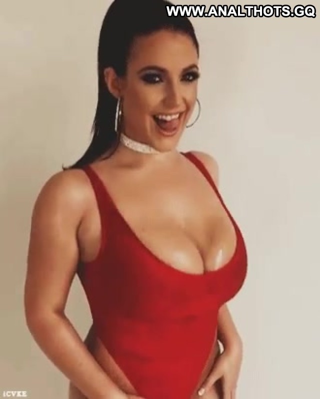Feisty Huckleberry 52 Sex Perfect Woman Xxx Straight Influencer Hot Porn Woman