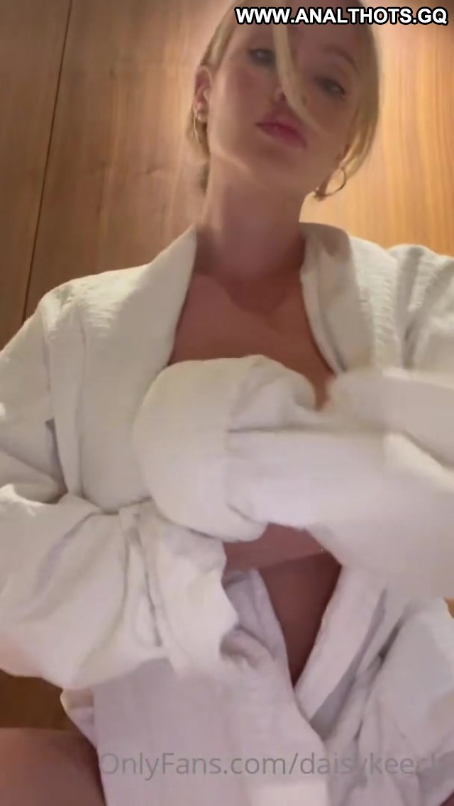 Daisy Keech Personality Original Members Instagram Onlyfans Images