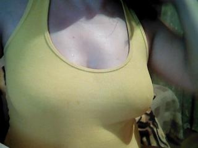 Sesiliya Female Brunette Brown Eyes Webcam Shaved Pussy Large Tits
